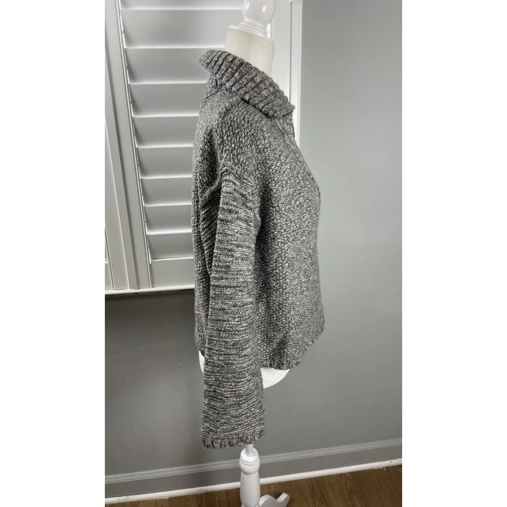 Women's‎ Mock Turtleneck Quarter Zip Pullover Sweater Universal Threads Gray M